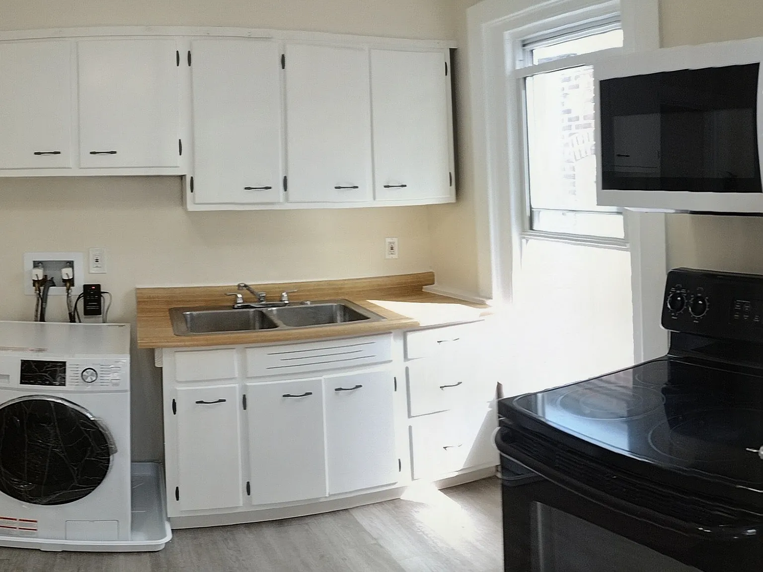 1 bed, 678 sqft, $1,350 — Photo 1