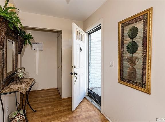 3rd image of 593 Rosemary St