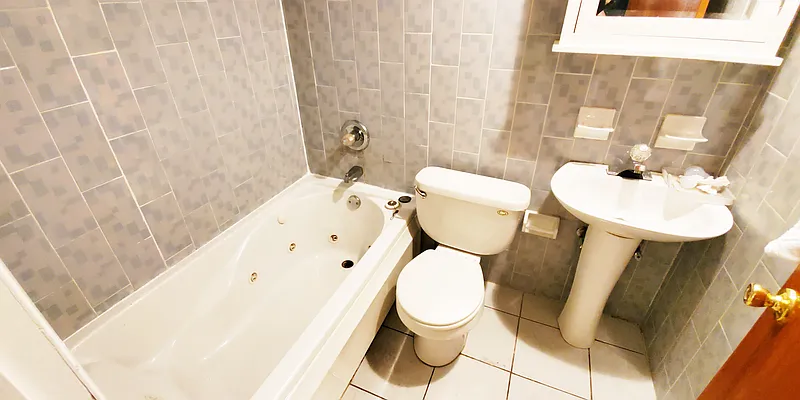 Rented by Ideal Properties Group | media 4