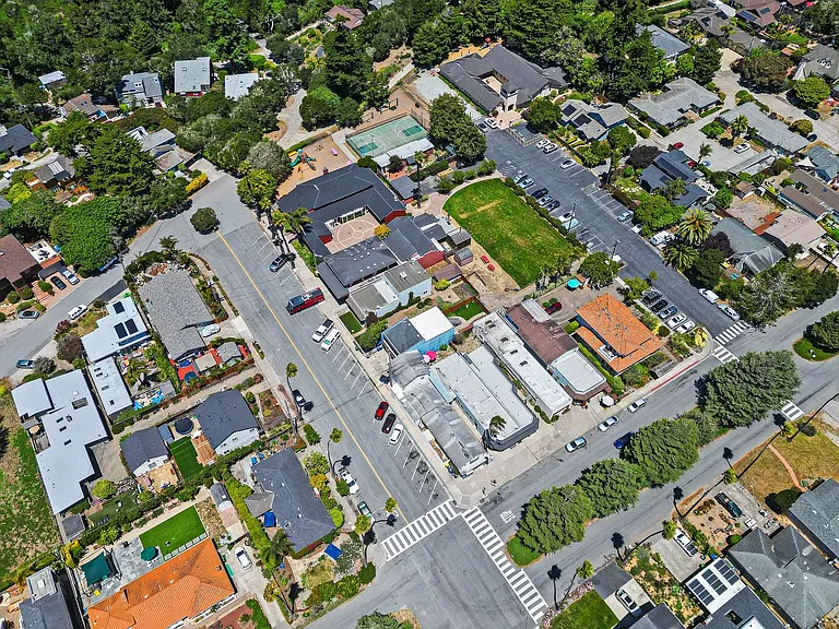 308 Estrella Ave — Photo 23