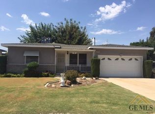 345 Walnut St, Shafter, CA 93263