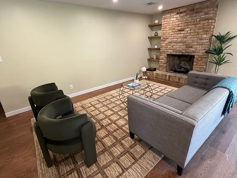 2504 Deerfoot Trl — Photo 11