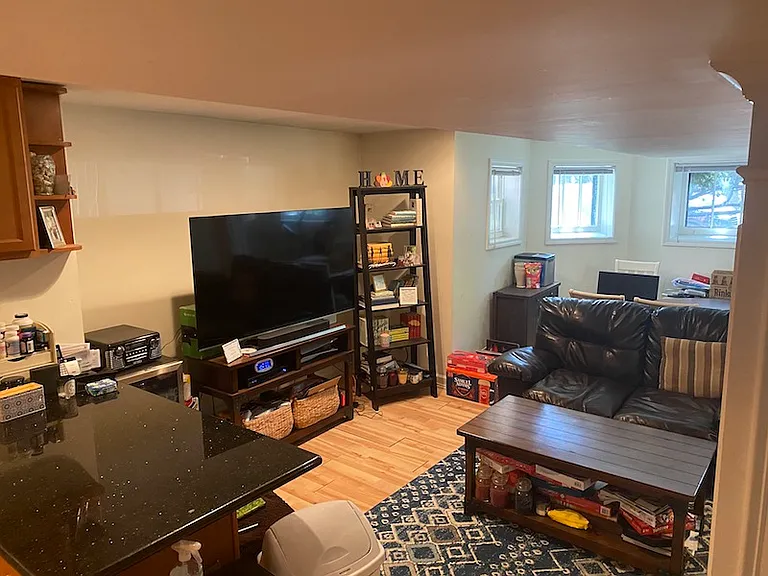 1032 W Oakdale Ave #G — Photo 7