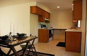 4th image of 3027 Sauk Dr