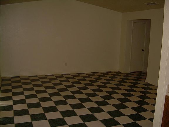 2nd image of 2645 Arlington Ln