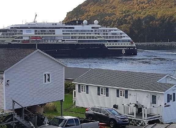 5th image of 11 Lamage Point Road