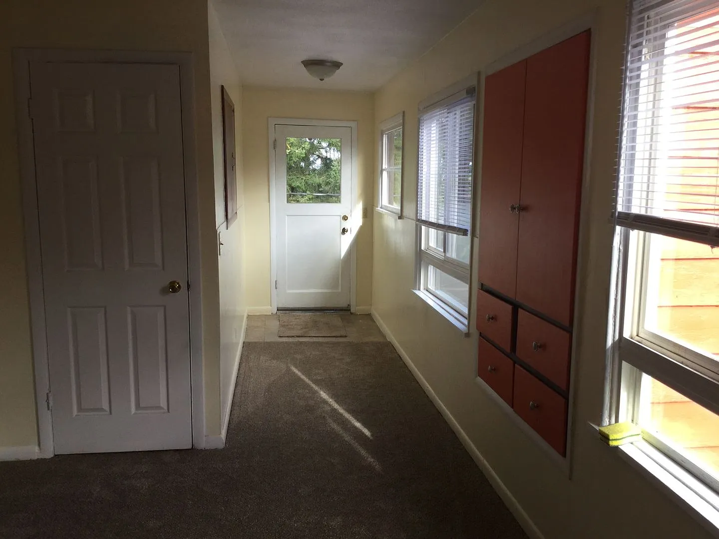 Freshly Updated 3-Bedroom Everett Apartment with Private Deck & Utilities Included — Photo 3