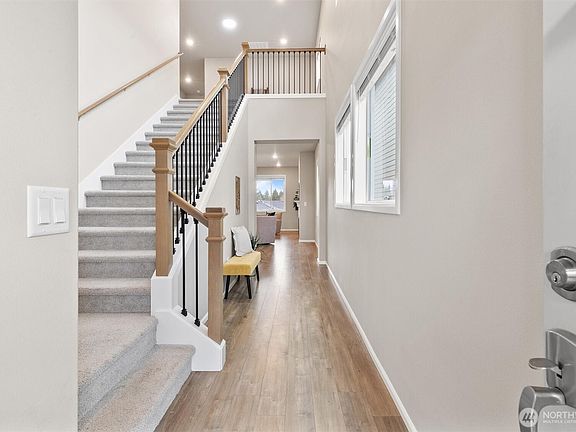 3rd image of 906 121st Avenue SE