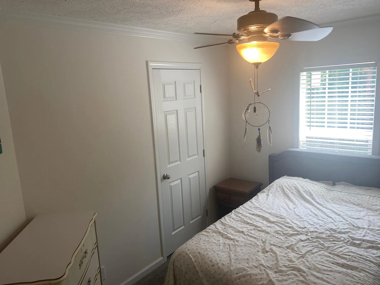 340 Lakeside Dr — Photo 3