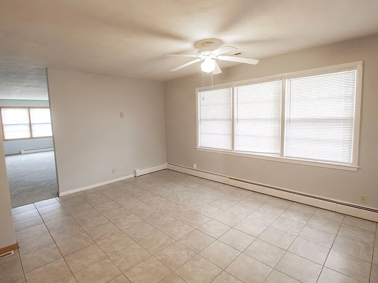 1303 Smiley Ln — Photo 9