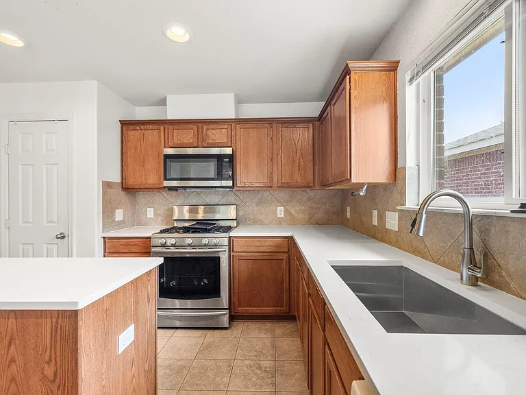 3211 Falcon Trail Dr — Photo 14
