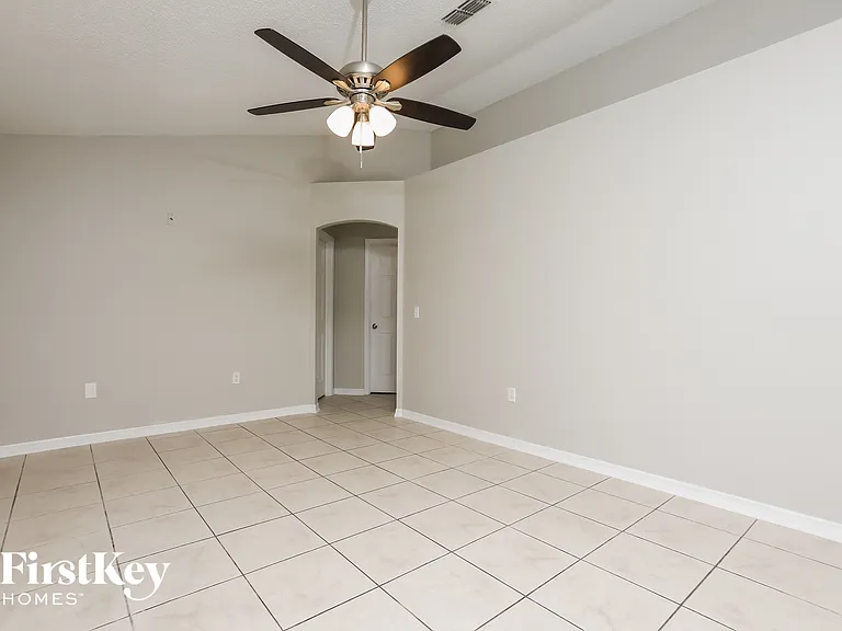 662 Armadillo Dr — Photo 3