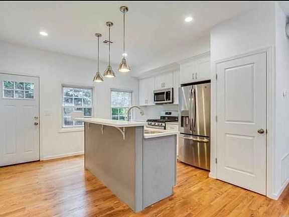Open Kitchen with high end appliances