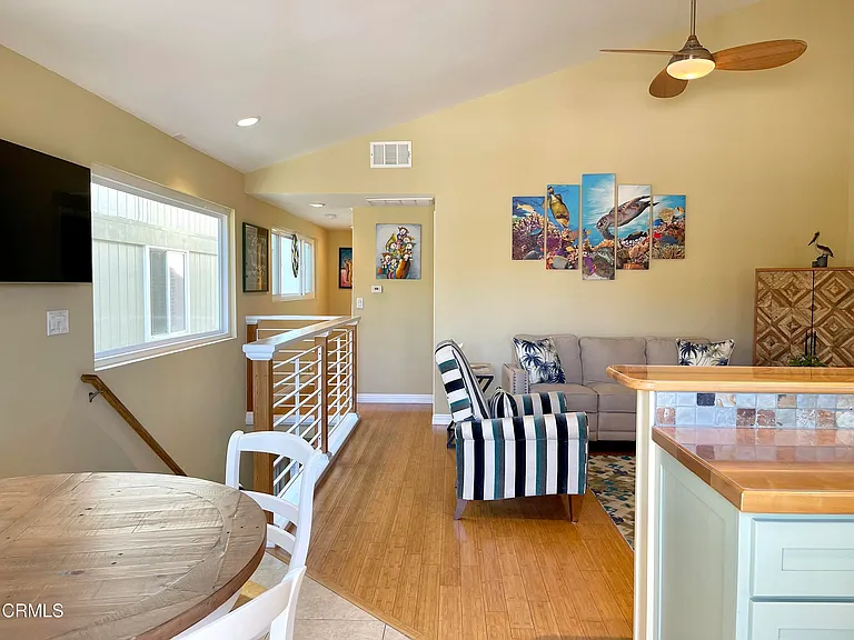 117 La Brea St — Photo 46