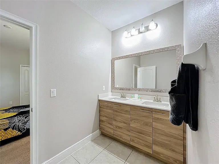 185 Brookes Pl — Photo 18