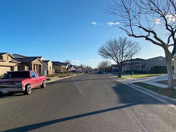 4th image of 92 Marguerite Ln