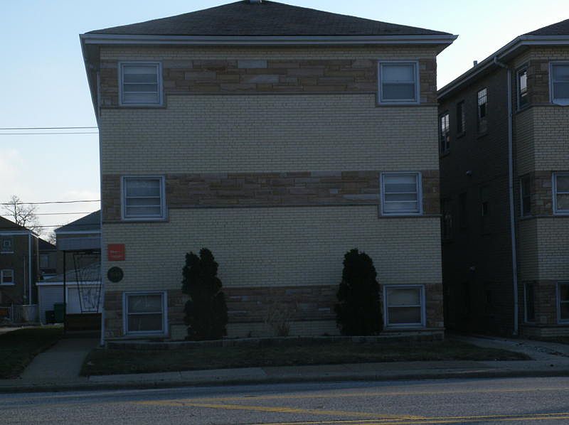 1st image of 1649 Harlem Ave APT 1E