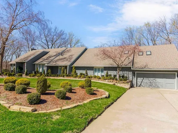 550 Mohawk St W, Lenexa, KS 66217