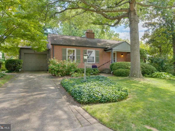 5523 Trent St, Chevy Chase, MD 20815