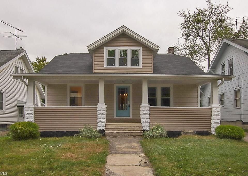 1st image of 227 Harwood St