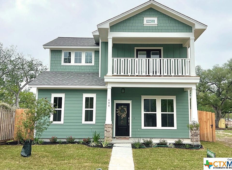 1st image of 608 S De Leon St