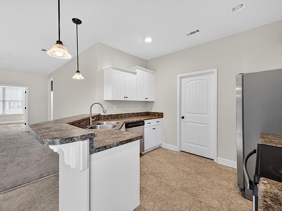 3rd image of 2082 Fern Crest Ln