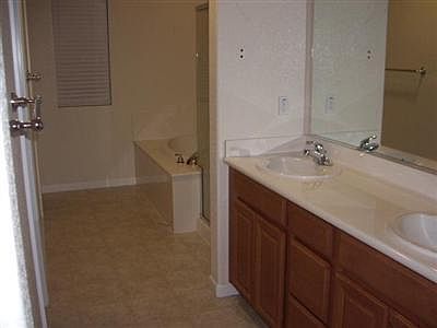 3rd image of 4044 Hellenic Dr