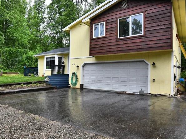 832 Silvertree Ct, Fairbanks, AK 99712