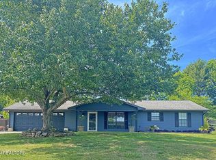 3633 Southfork Pl, Maryville, TN 37801