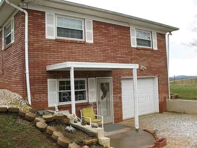 218 Britton Dr — Photo 26
