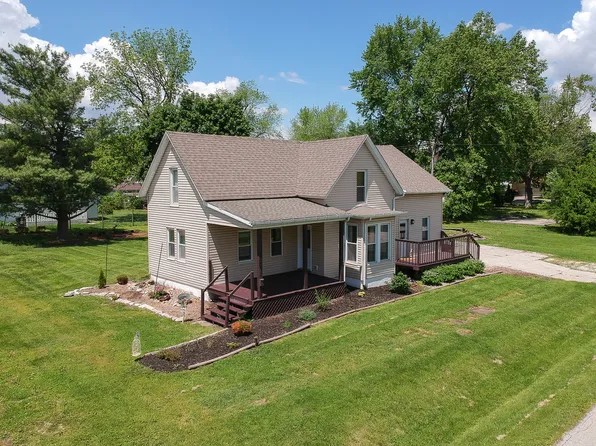 800 N Walnut St, Le Roy, IL 61752
