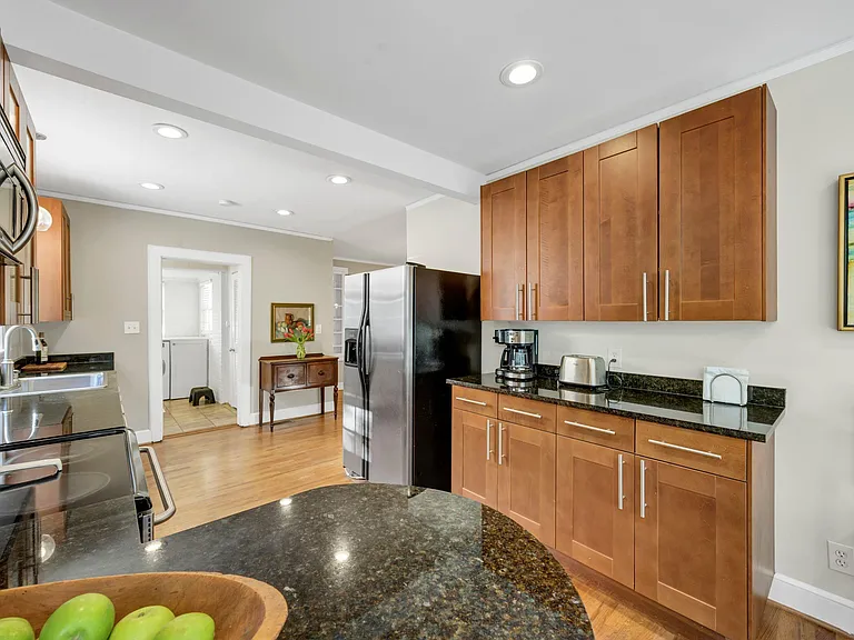2918 Delano Dr — Photo 10