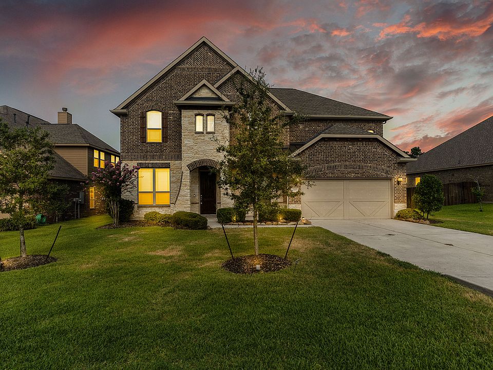 1st image of 22407 Pine Tree Dr