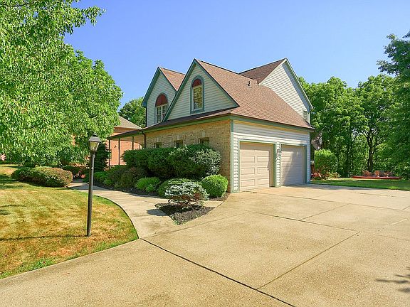 2nd image of 506 Walnut Grv