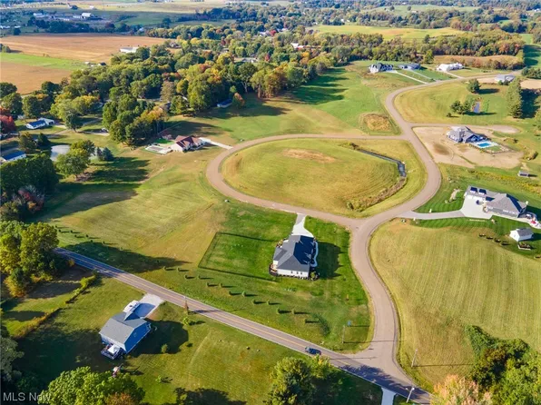 Evergreen Cir NE, Hartville, OH 44632