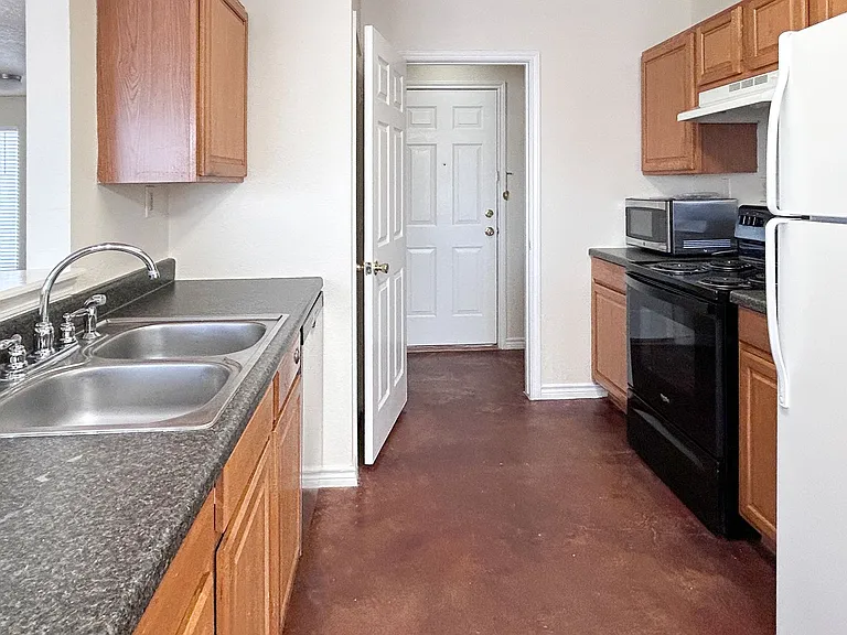 212 County Road 485 — Photo 5