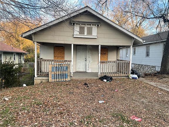 2nd image of 3005 Jackson Ave