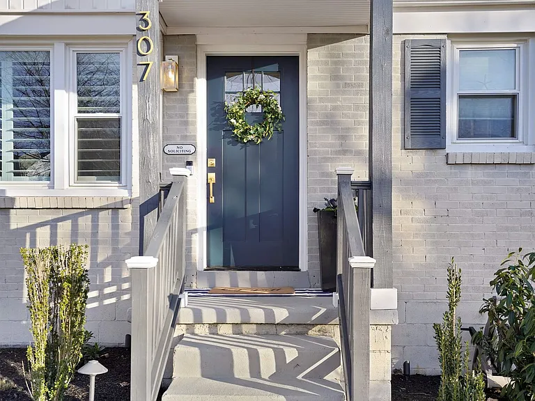 307 Avondale Dr — Photo 5