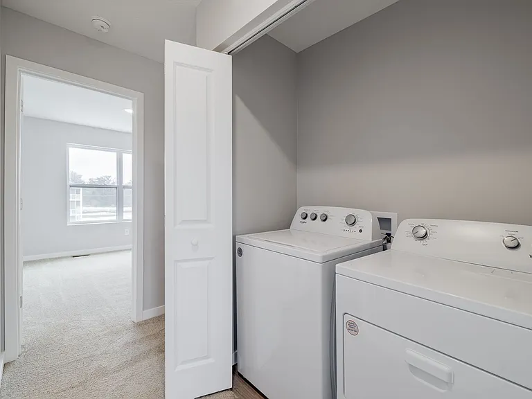 3431 Glenbrook Cir S — Photo 33