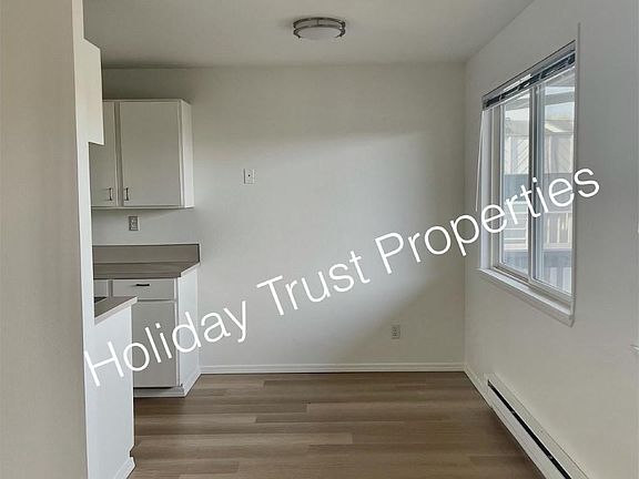3rd image of 15-422 E Bay Dr NE #15