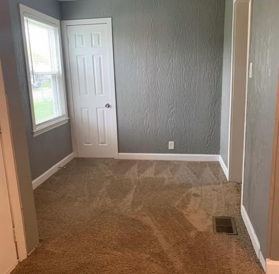 2 bed, 900 sqft, $1,400 — Photo 4