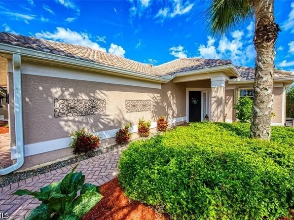 10092 Oakhurst Way, Fort Myers, FL 33913