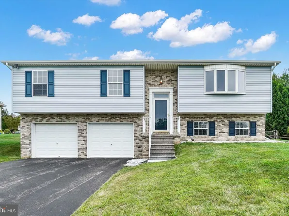 166 Switchpoint Dr, Stewartstown, PA 17363