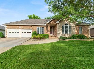 501 Pine Ridge Dr, Salina, KS 67401