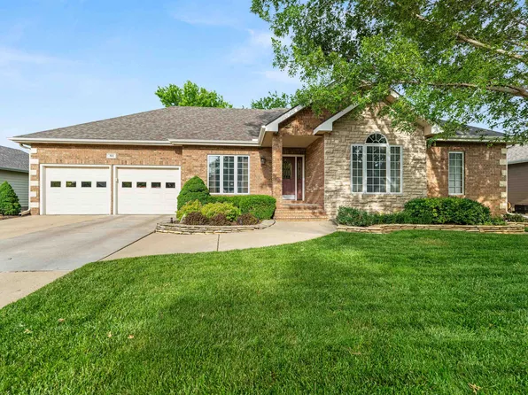 501 Pine Ridge Dr, Salina, KS 67401