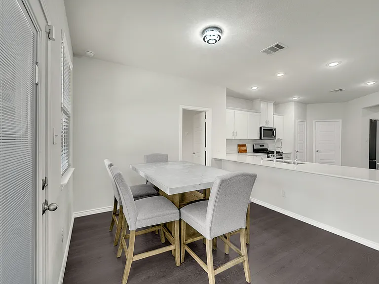 1117 Goldfinch Dr — Photo 12