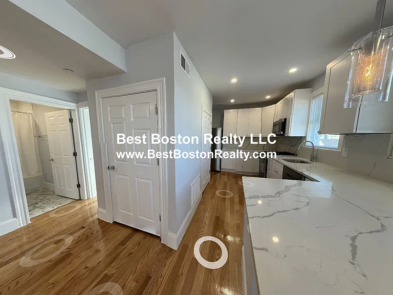 75 Winchester St #3 — Photo 2