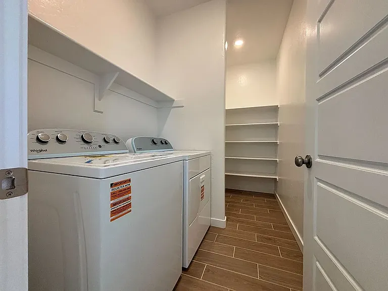 1052 Plum Tree Ave — Photo 11
