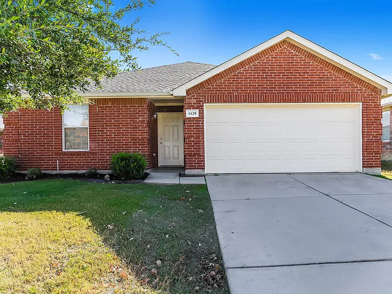 1428 Waterford Dr — Photo 1