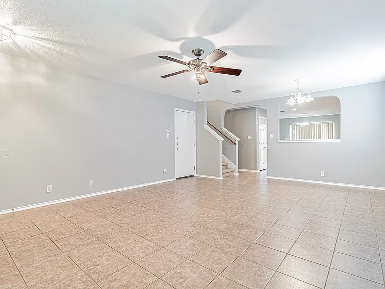 326 Diana Dr — Photo 8
